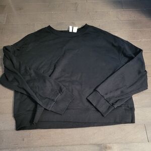 H&M black crewneck